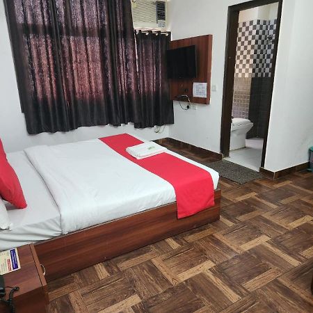 Hotel Cozy Cave Nueva Delhi Exterior foto