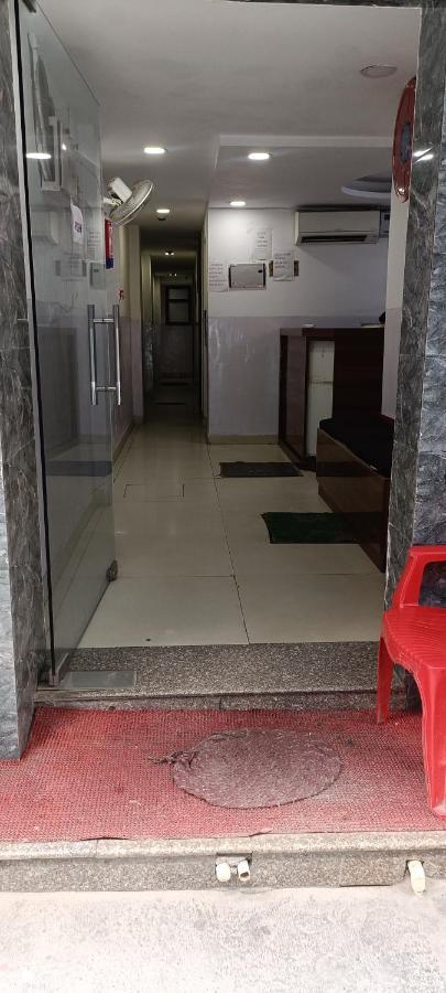 Hotel Cozy Cave Nueva Delhi Exterior foto