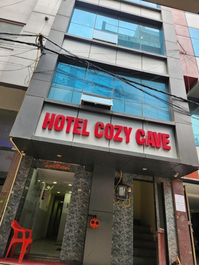 Hotel Cozy Cave Nueva Delhi Exterior foto