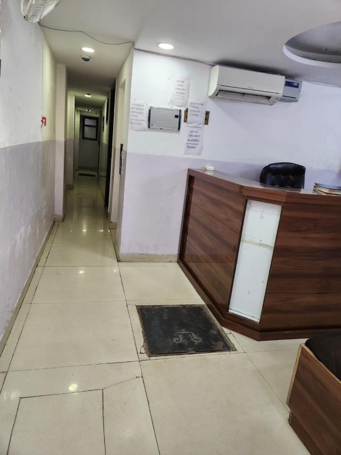Hotel Cozy Cave Nueva Delhi Exterior foto